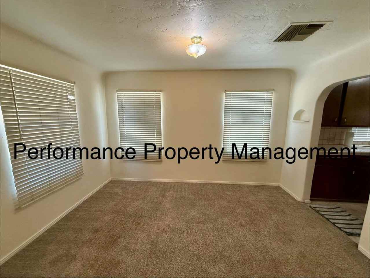 121 Bedford Way - Photo 3 of 14