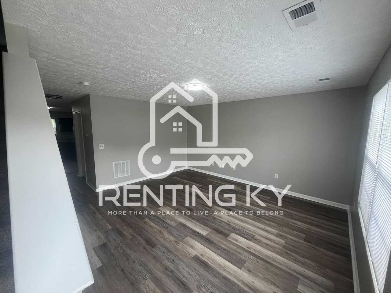 1434 Westwood Dr - Photo 2 of 12