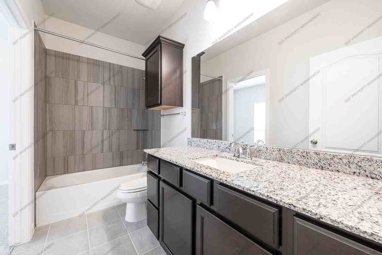 711 Friars Landing Dr - Photo 7 of 24