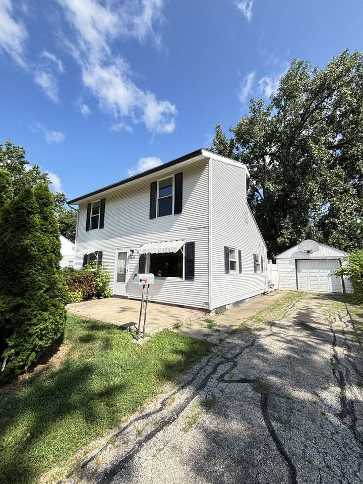 228 Arcadia Dr - Photo 2 of 10