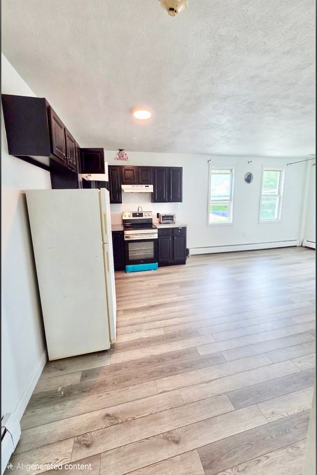 681 Providence St - Photo 4 of 14