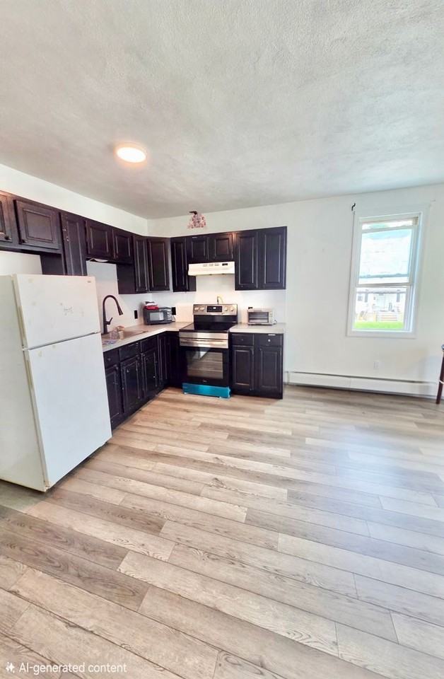 681 Providence St - Photo 5 of 14