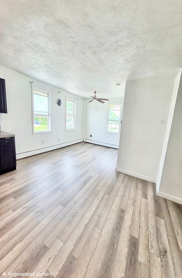 681 Providence St - Photo 6 of 14