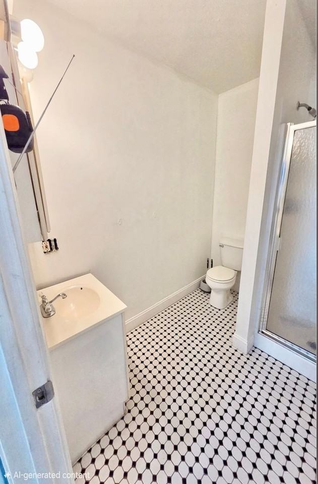 681 Providence St - Photo 7 of 14