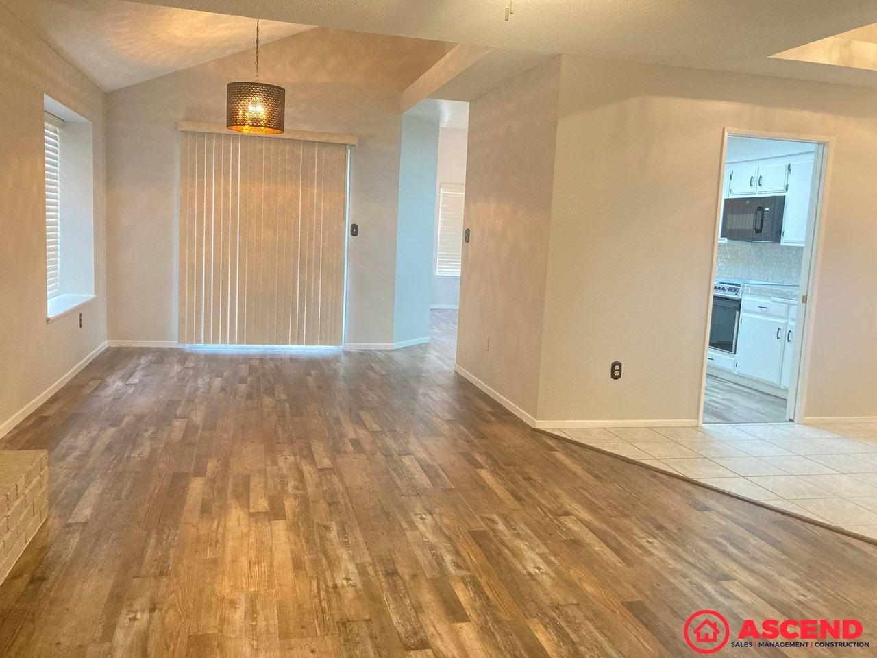 9620 Tumwater Ave - Photo 2 of 10