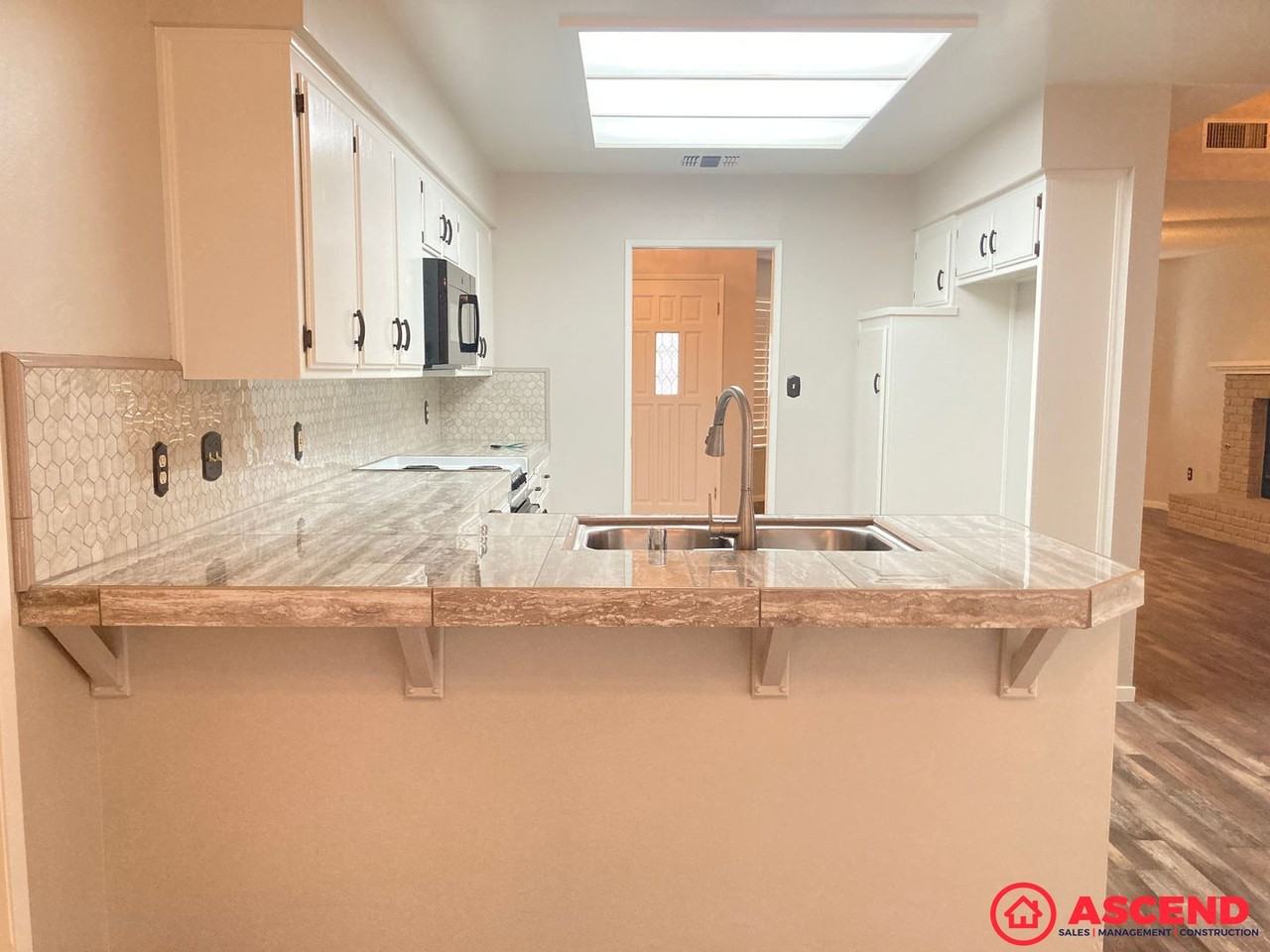 9620 Tumwater Ave - Photo 5 of 10