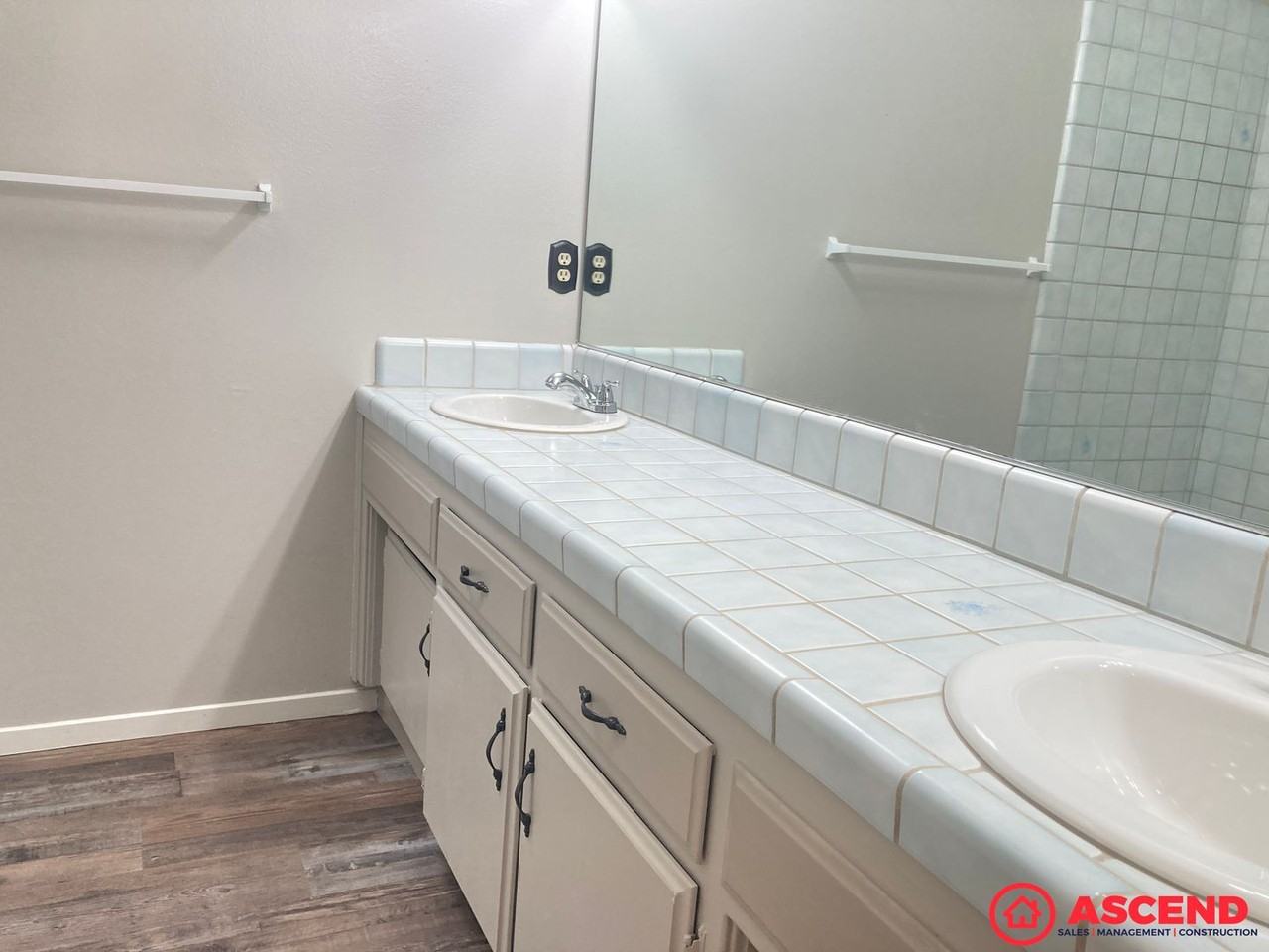 9620 Tumwater Ave - Photo 7 of 10