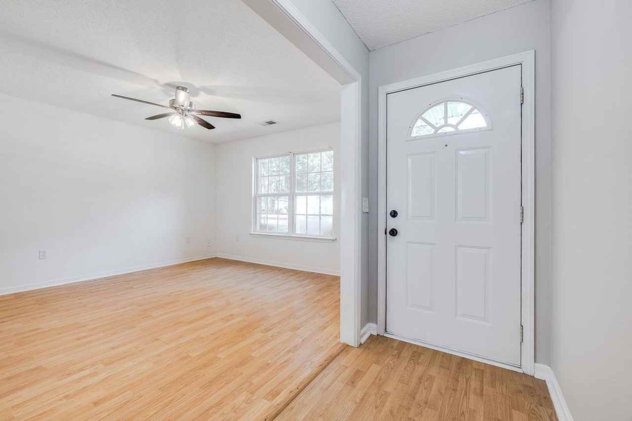 446 Shadowbrook Cir - Photo 5 of 30