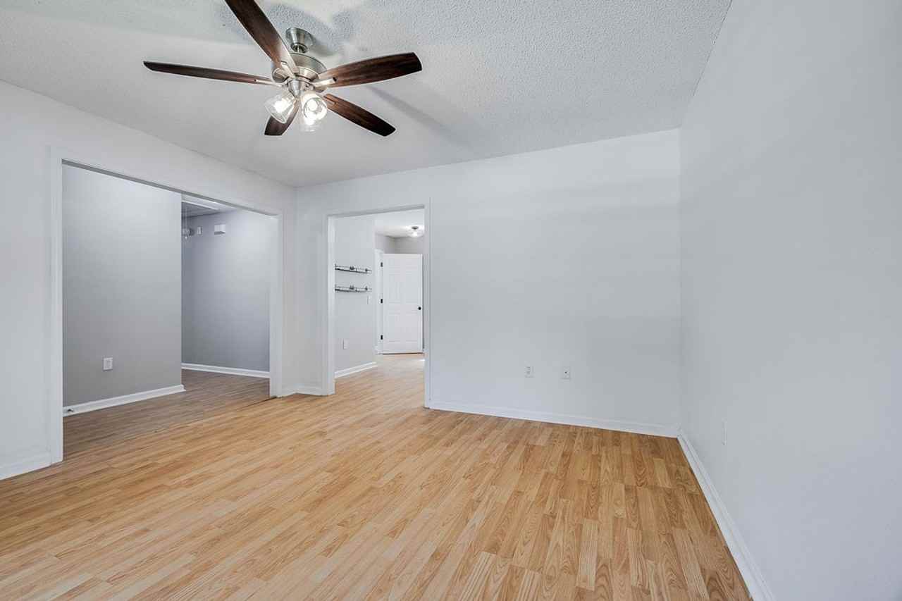446 Shadowbrook Cir - Photo 7 of 30