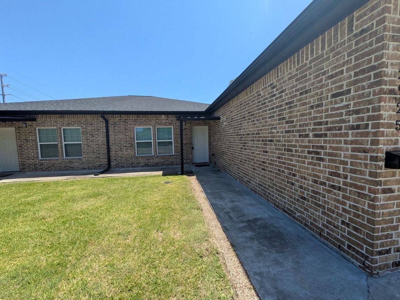 2925 Pecos St - Photo 2 of 22