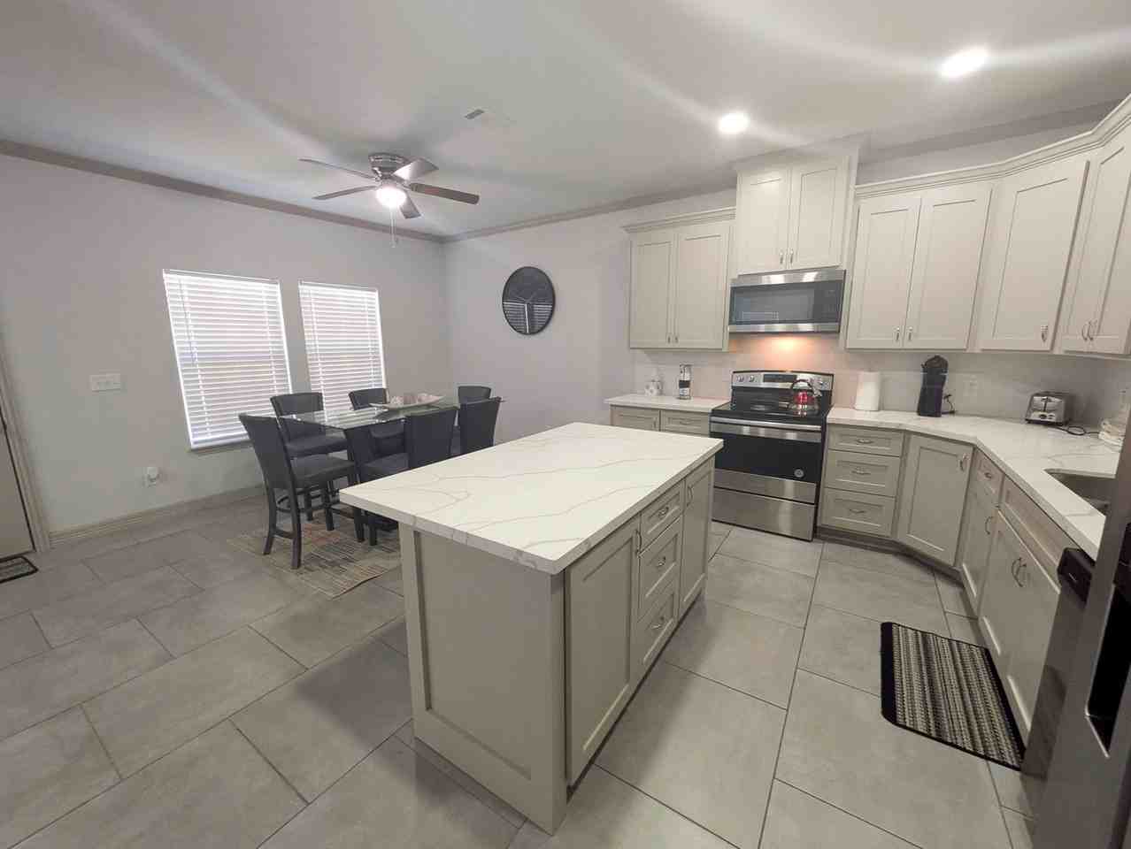 2925 Pecos St - Photo 6 of 22