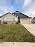 featured image of 450 Ne Pine St