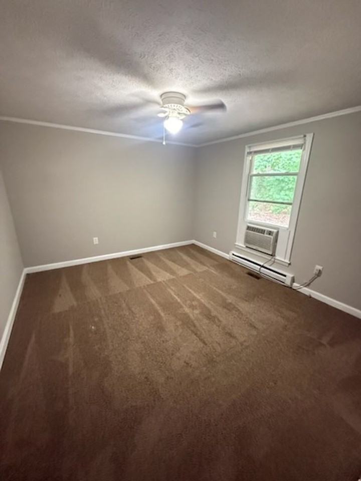 935 Country Place Rd - Photo 4 of 9