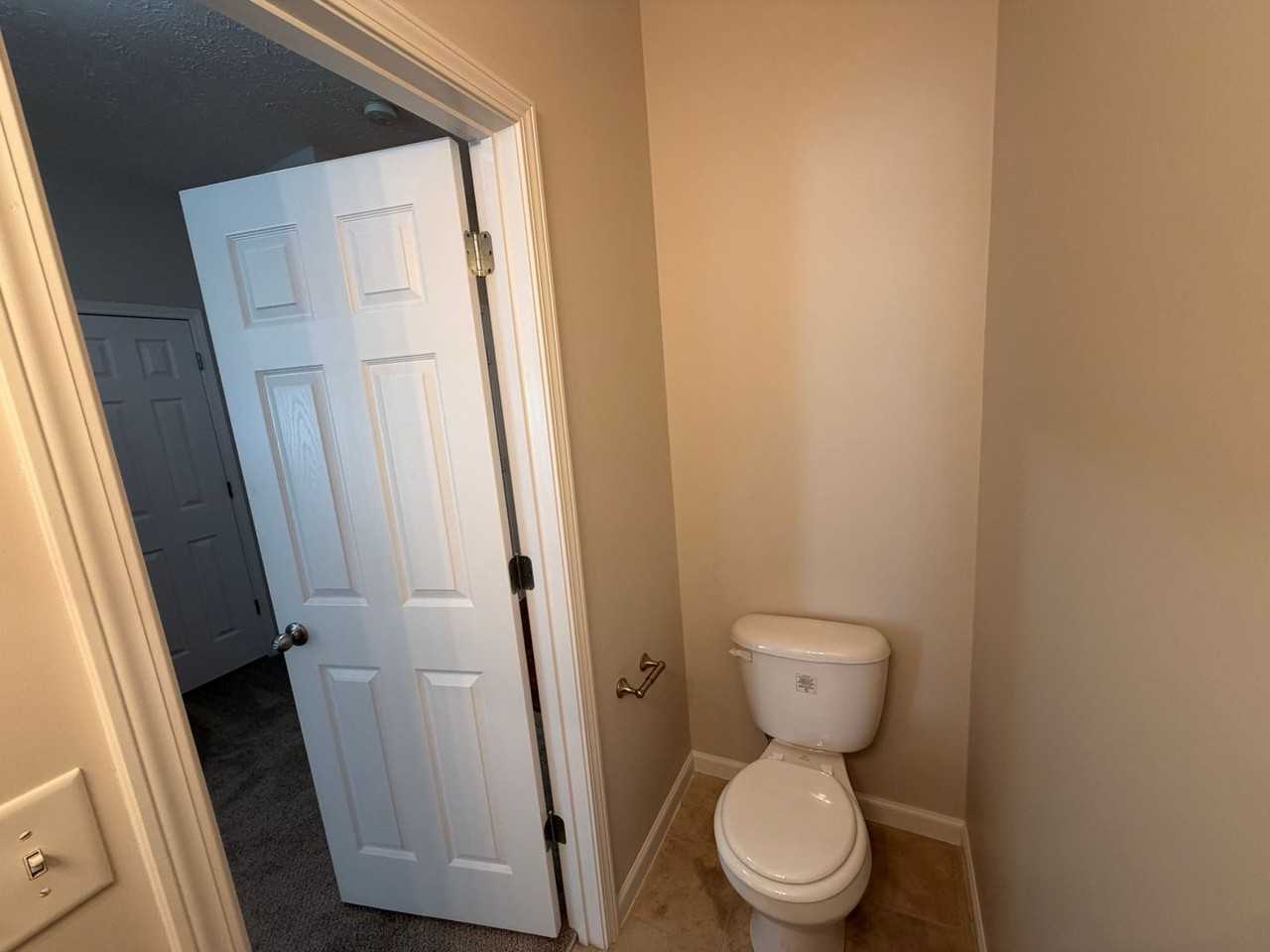8115 Valley Oak Dr - Photo 5 of 22