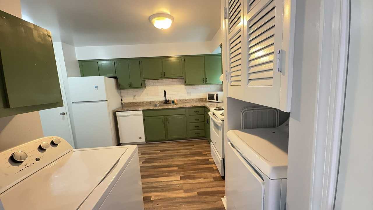 1379 E Tanners Creek Dr - Photo 4 of 11