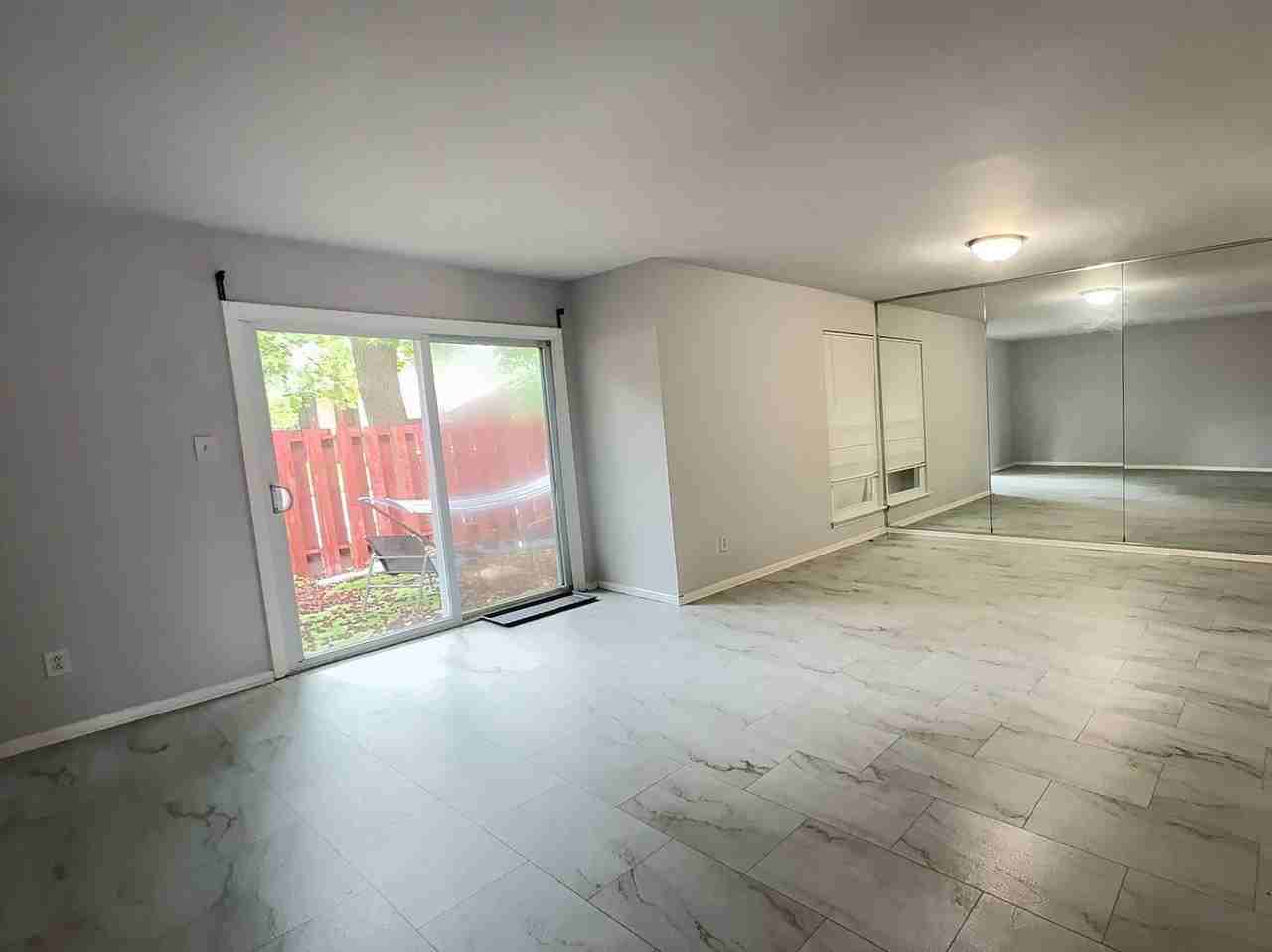 1379 E Tanners Creek Dr - Photo 7 of 11