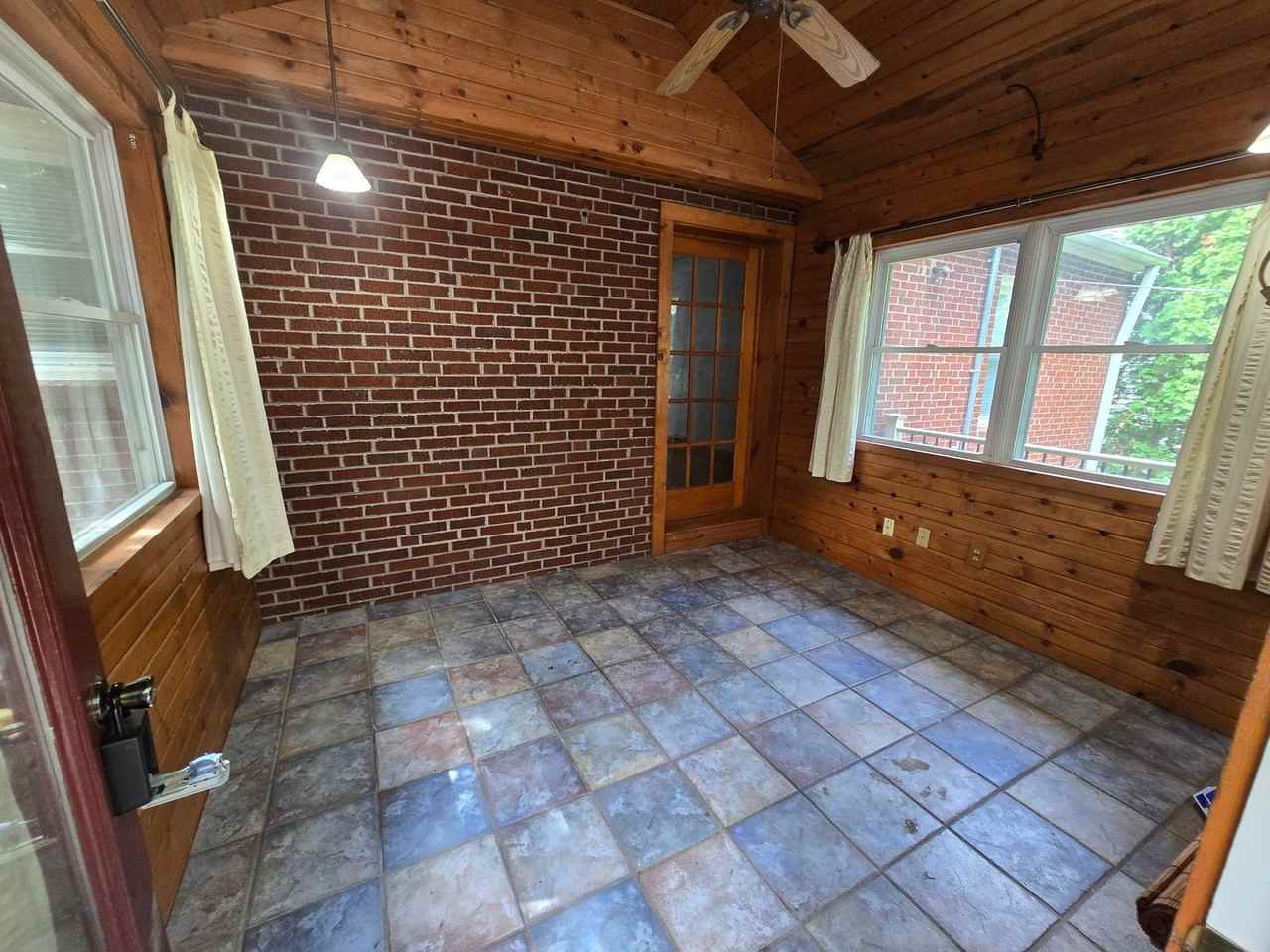 804 W Lombard St - Photo 2 of 11