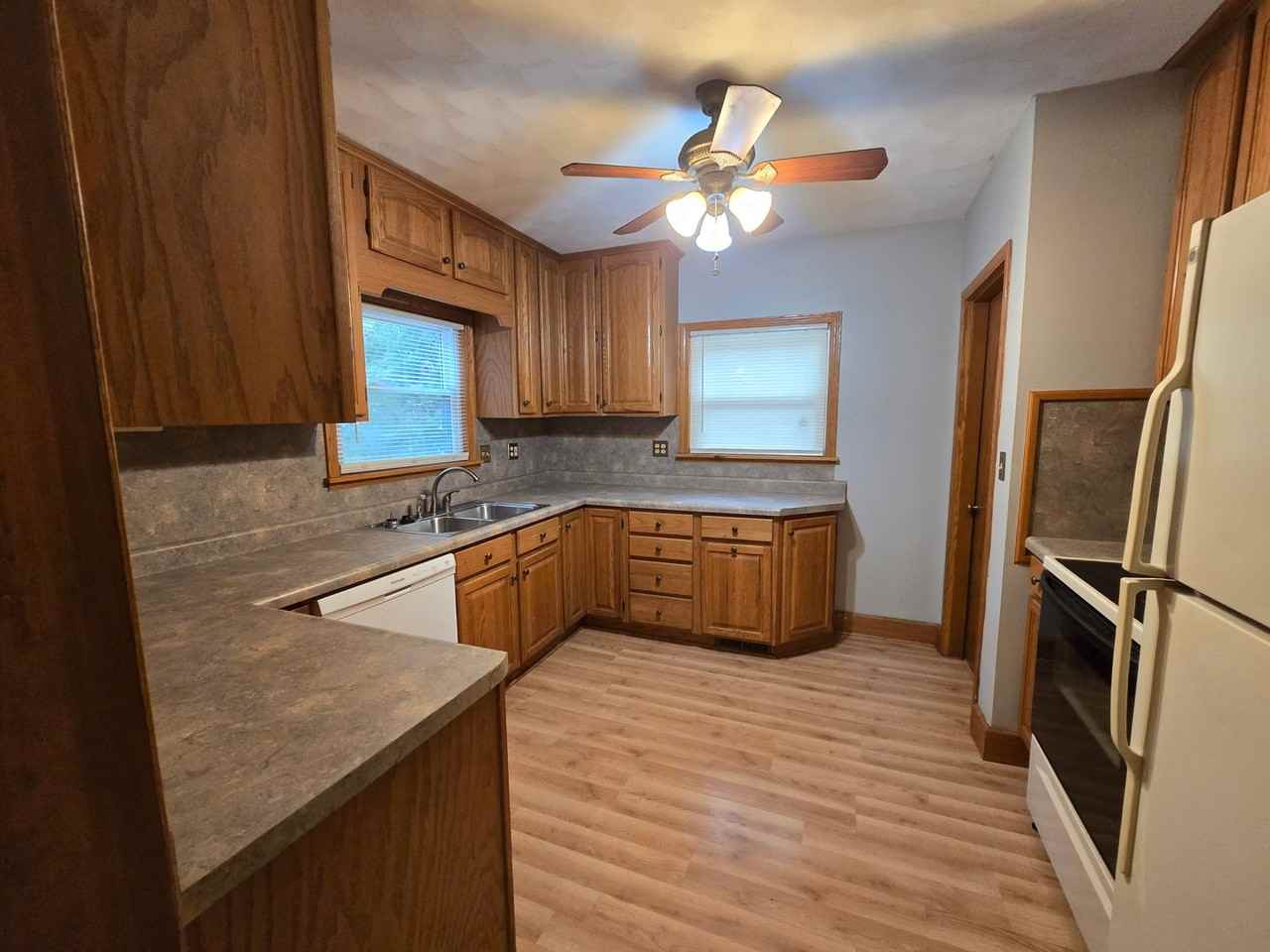 804 W Lombard St - Photo 3 of 11