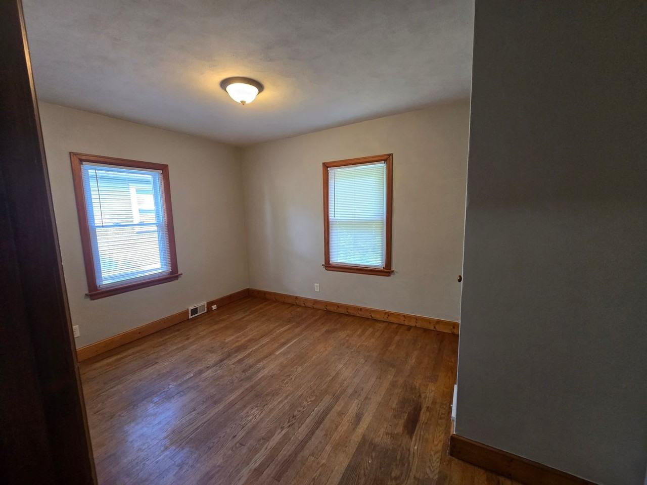 804 W Lombard St - Photo 7 of 11