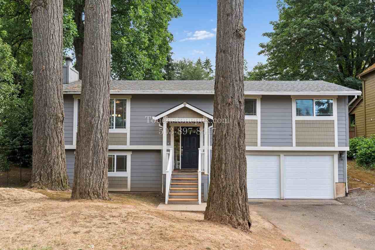 2791 Warwick St - Photo 2 of 43