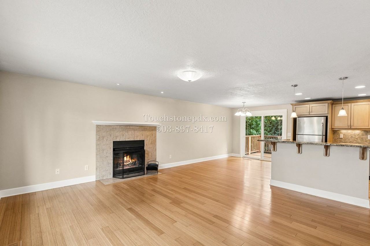 2791 Warwick St - Photo 7 of 43