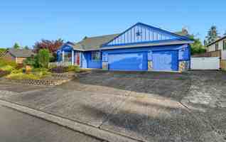 featured image of 15084 Persimmon Way