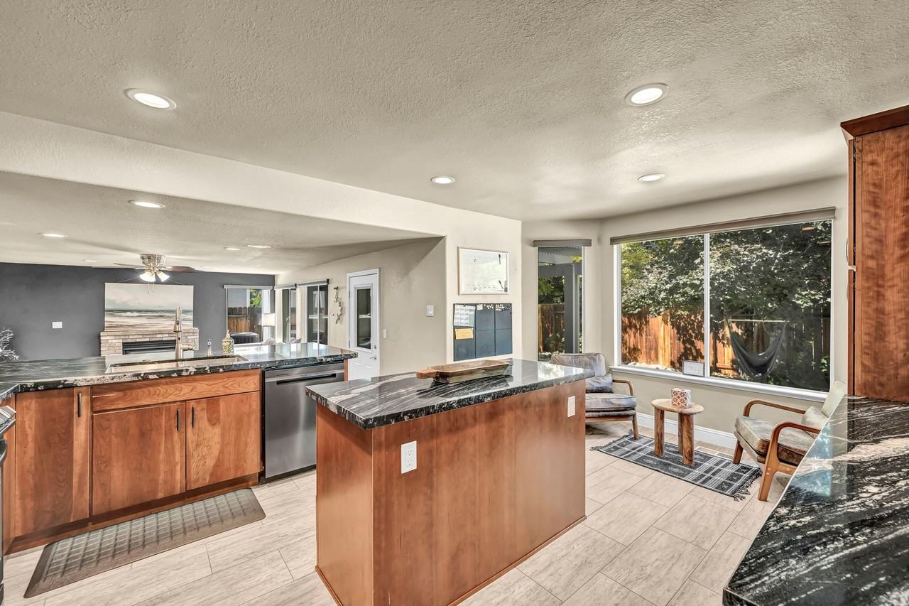 5045 Pradera St - Photo 3 of 50