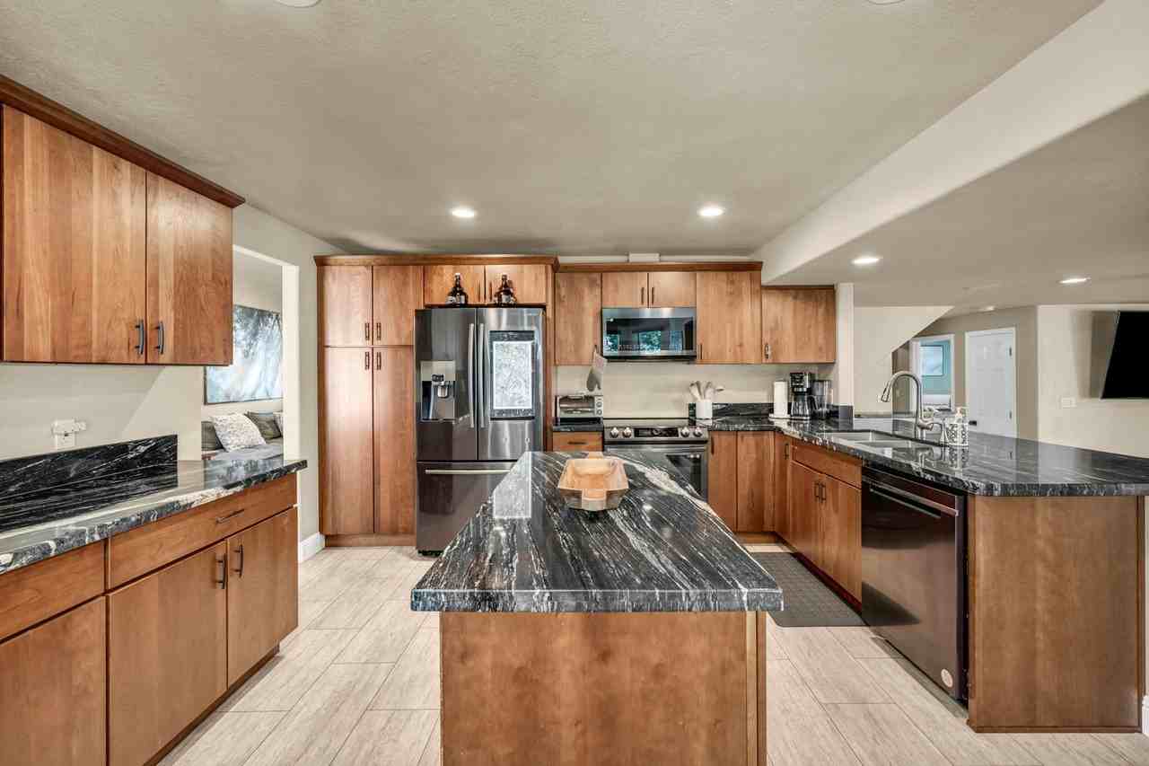 5045 Pradera St - Photo 7 of 50