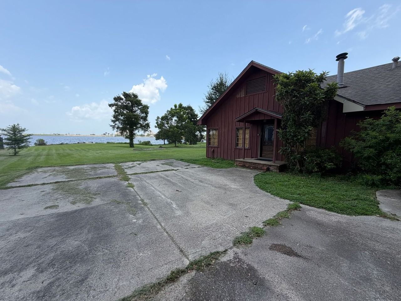 3024 Henderson Bayou Rd - Photo 3 of 11