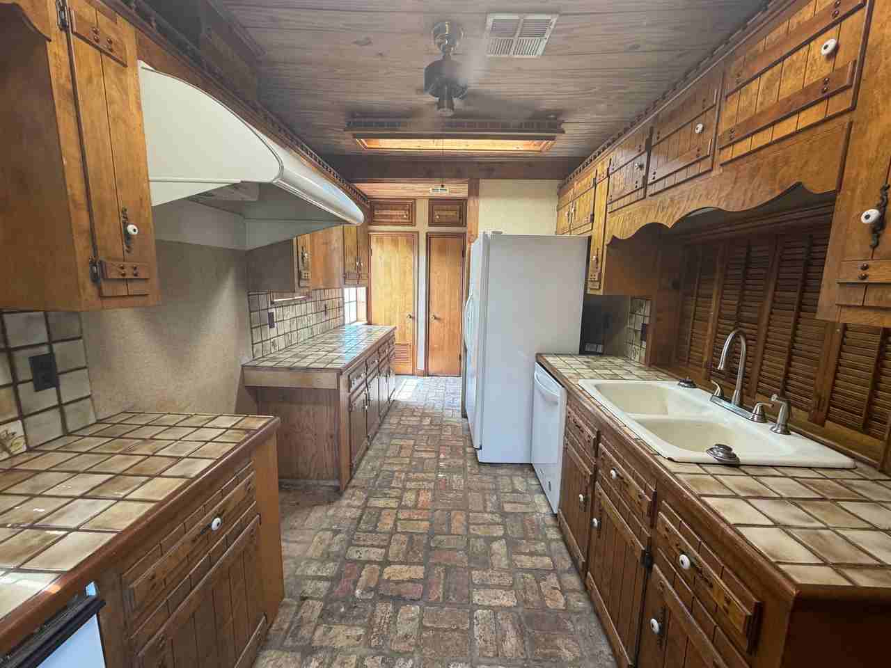 3024 Henderson Bayou Rd - Photo 6 of 11