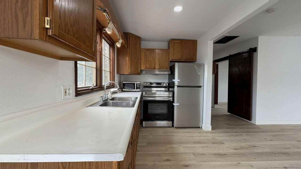 4373 12th St - Photo 2 of 30