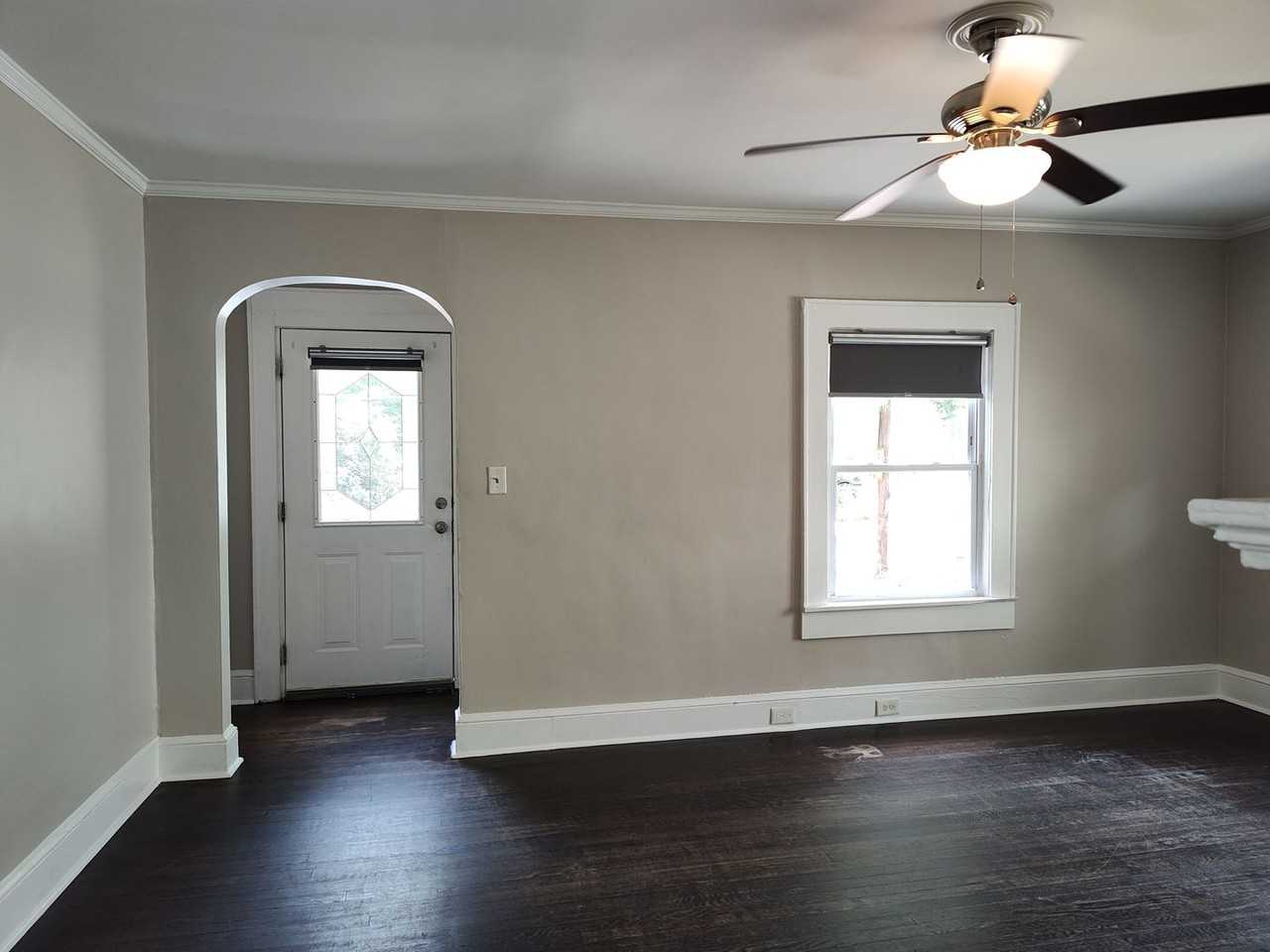 1405 Shamrock Dr - Photo 6 of 20