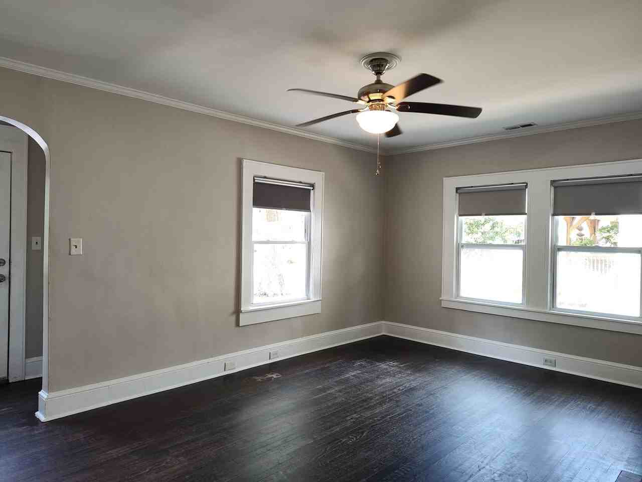 1405 Shamrock Dr - Photo 7 of 20