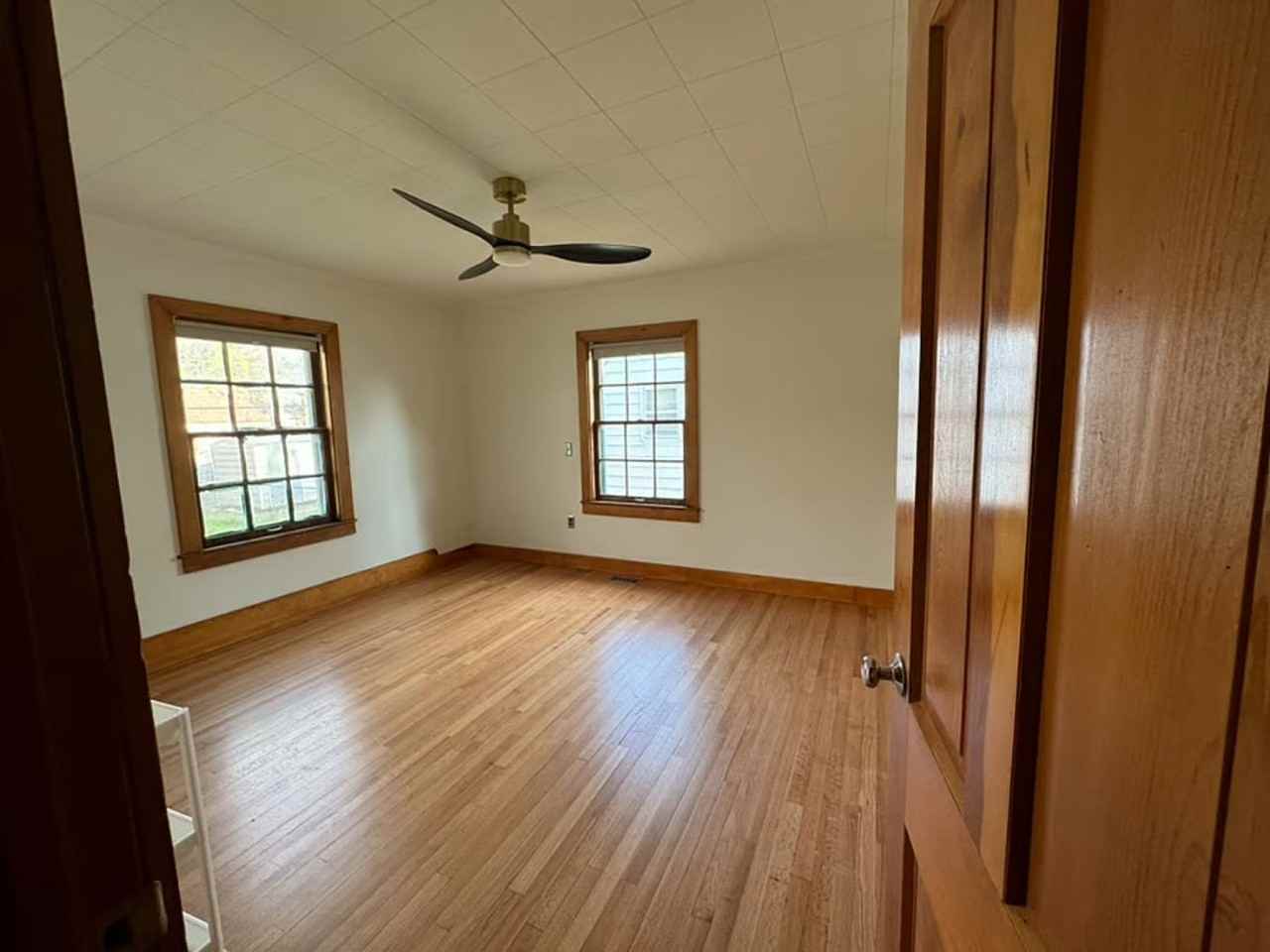1750 S Delaware Ave - Photo 3 of 10