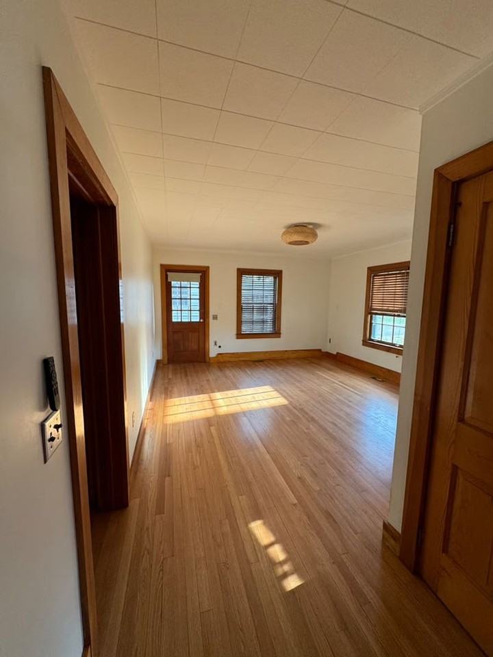 1750 S Delaware Ave - Photo 5 of 10