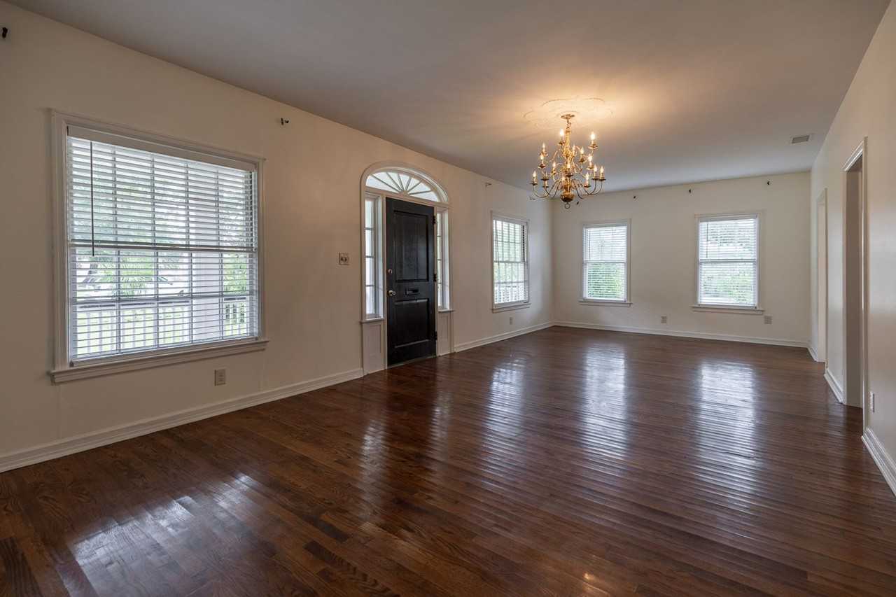 215 W Jessamine Ave - Photo 3 of 14