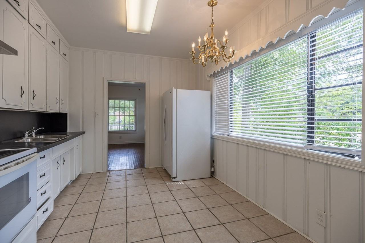 215 W Jessamine Ave - Photo 5 of 14