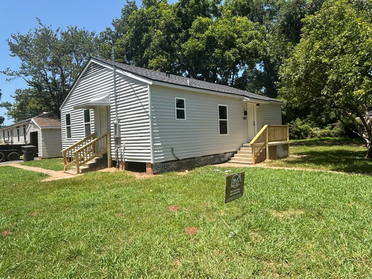 1601 Traffic St - Photo 2 of 14