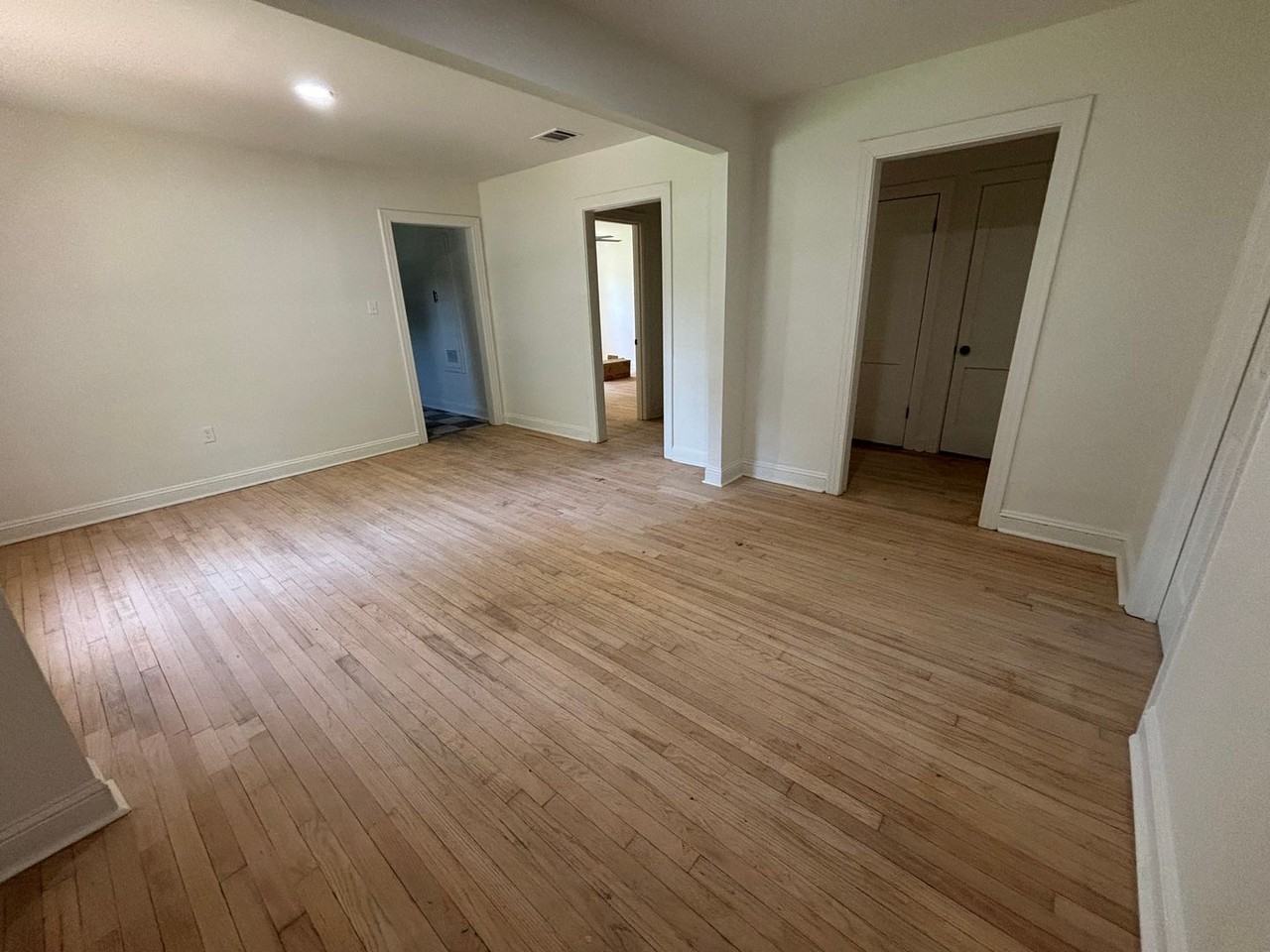 1601 Traffic St - Photo 3 of 14