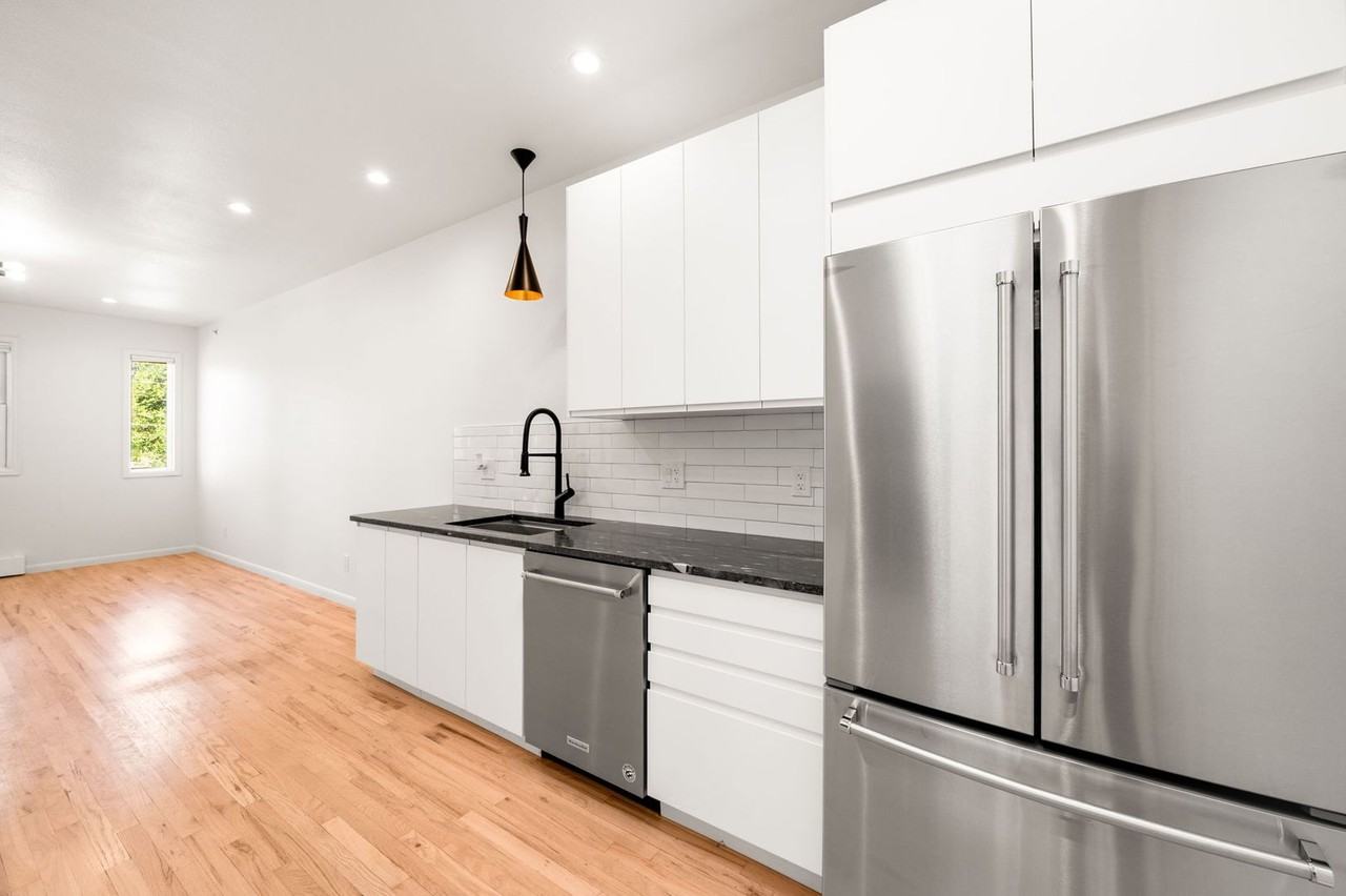1715 15th St - Photo 6 of 23