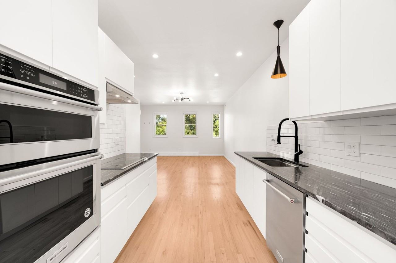 1715 15th St - Photo 7 of 23
