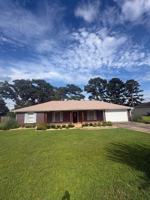 featured image of 122 Palisades Dr