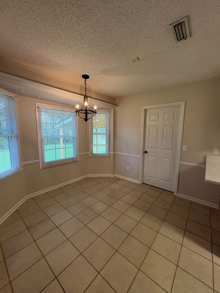 122 Palisades Dr - Photo 4 of 15