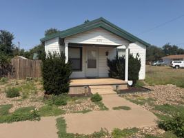 featured image of 1020 N Oak St