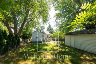 627 E Maple St - Photo 1 of 1