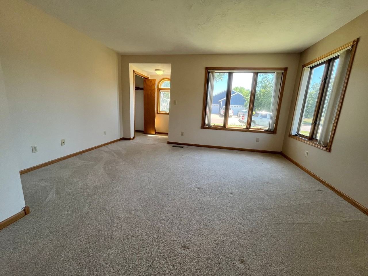 301 N Cherry St - Photo 3 of 26