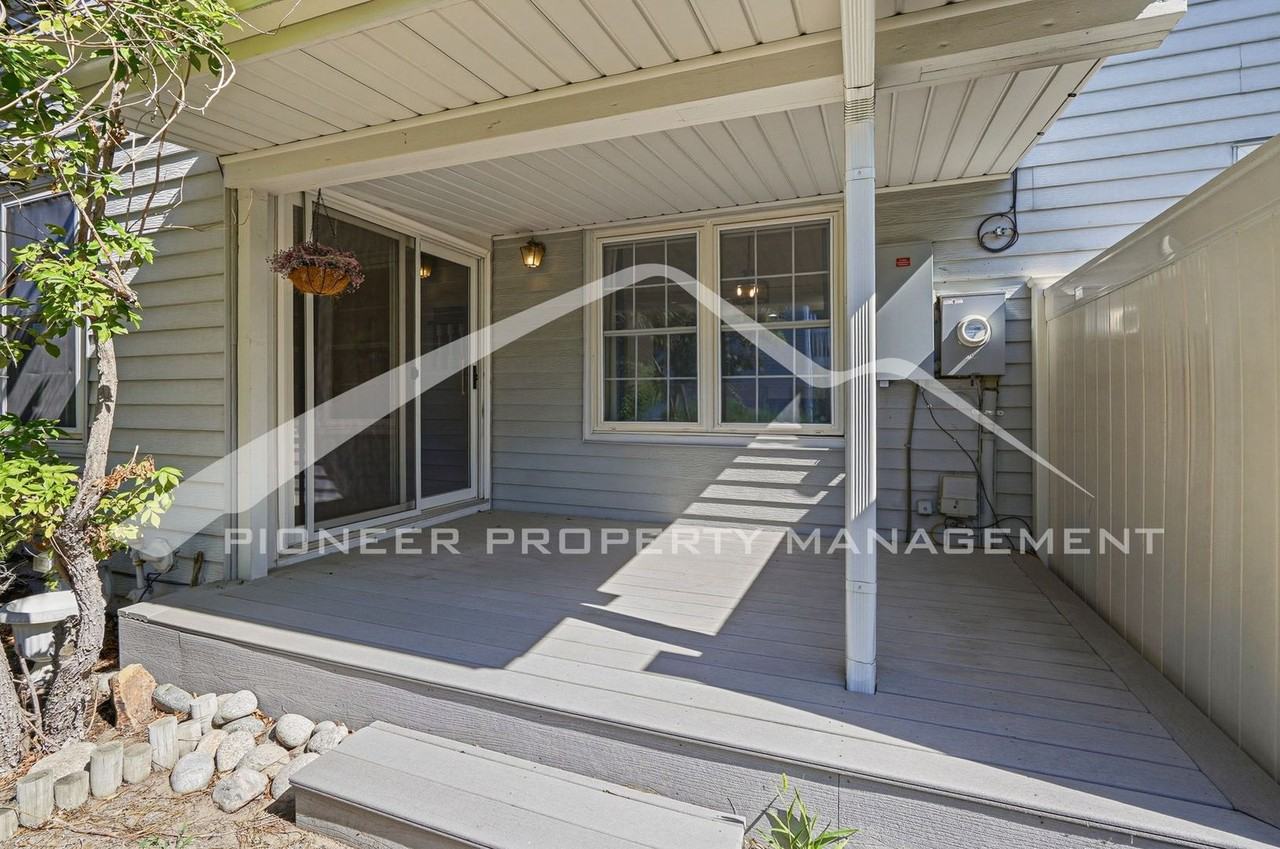 2598 S Vaughn Way #B - Photo 2 of 27