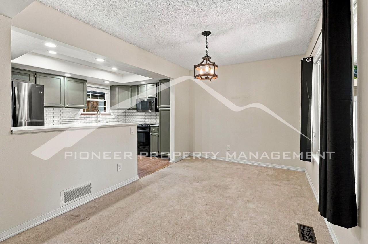2598 S Vaughn Way #B - Photo 7 of 27