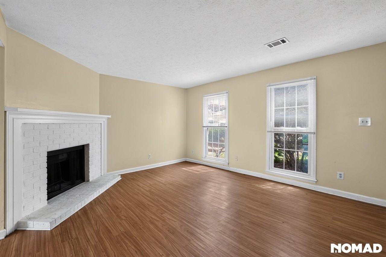 1028 Jeanette Ln - Photo 2 of 32