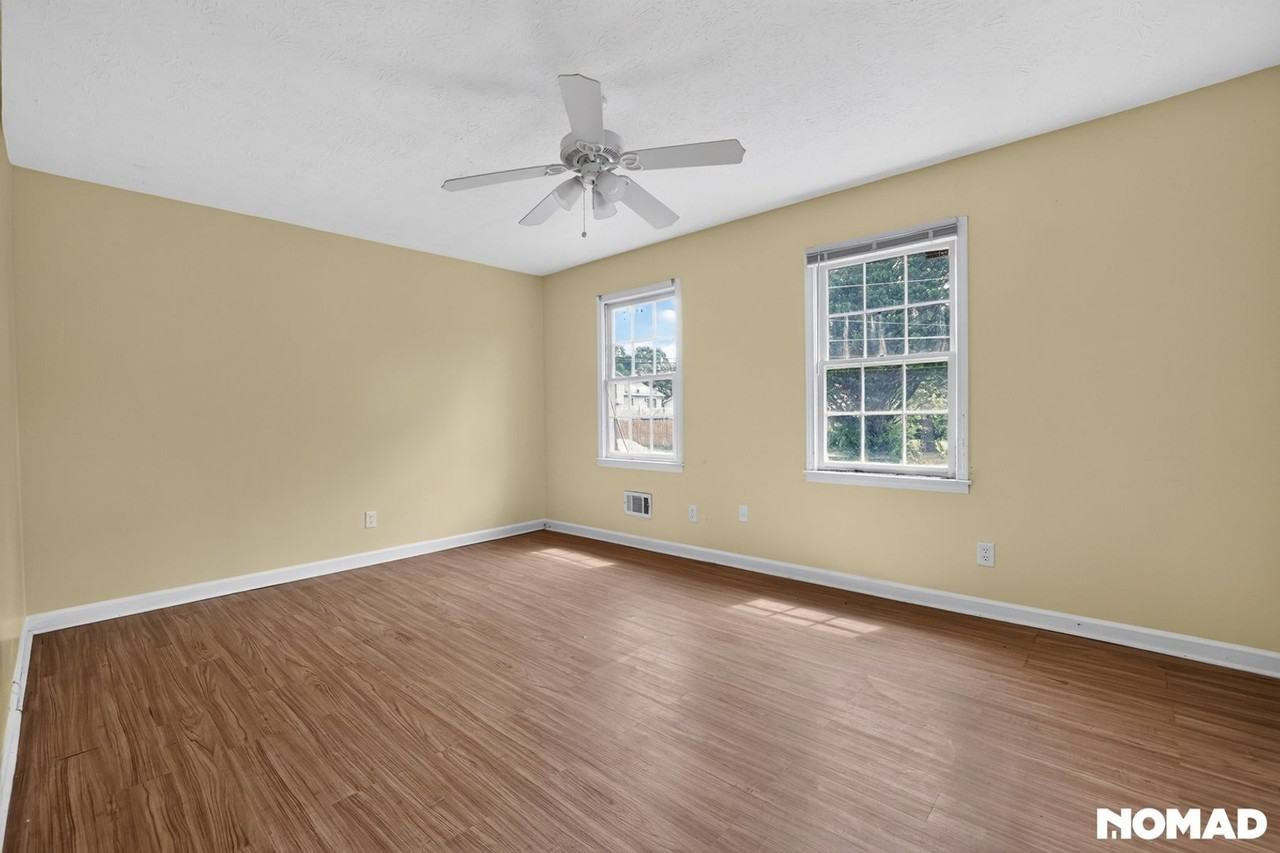 1028 Jeanette Ln - Photo 6 of 32
